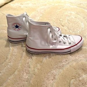 Woman’s size 8 Converse